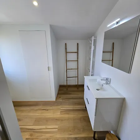 L'entremonts Apartment *